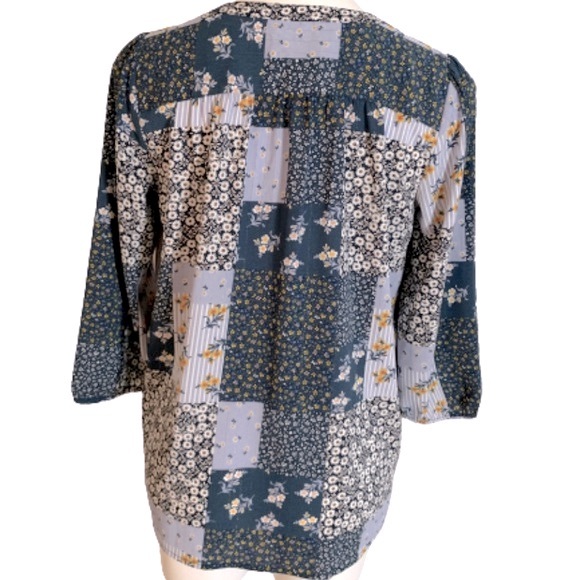 Loft Bohemian Floral Patchwork Pattern Quarter Sleeve V-Neckline Blouse. - Picture 4 of 9